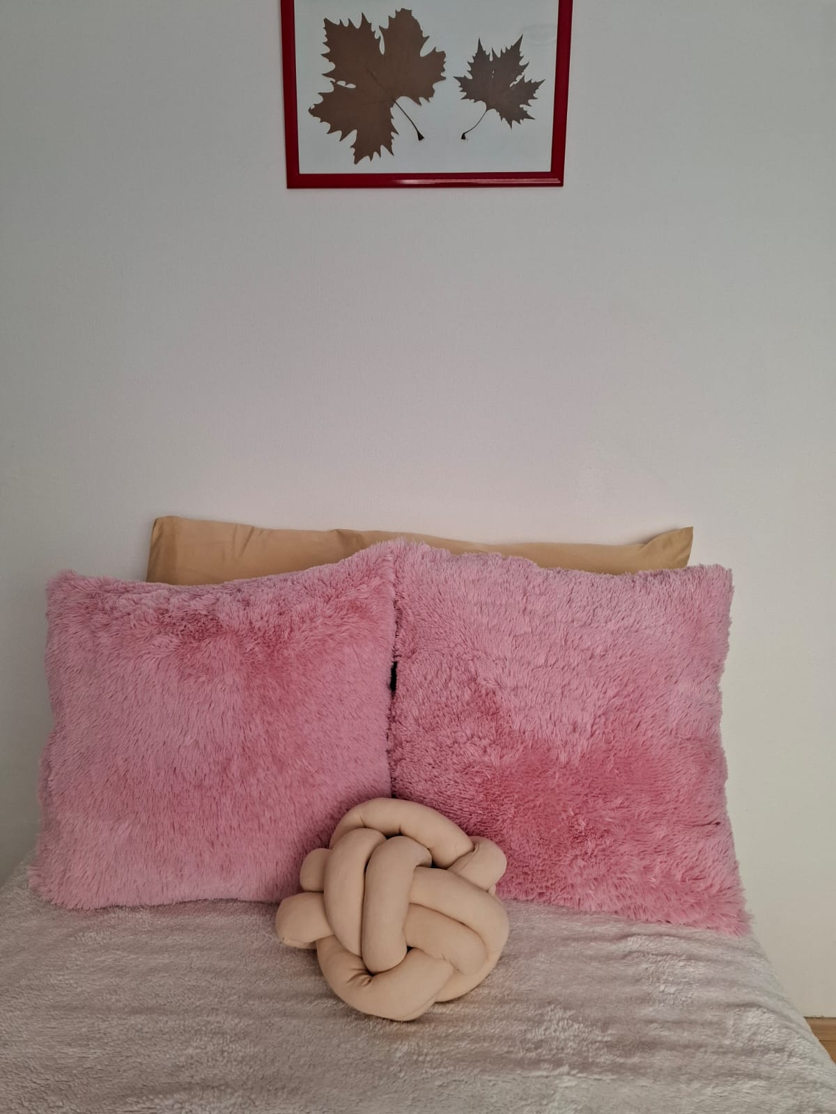 💗 Suave Cojín Cuadrado de Peluche Rosa: Tu dosis diaria de abrazos y confort 💗